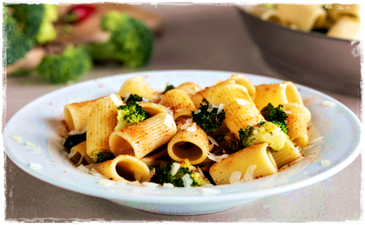 Mezze maniche con broccoli, bottarga di tonno e pecorino Immag915