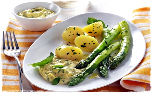 Asparagi in insalata di patate Insala32