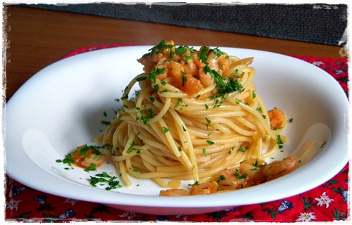 Spaghetti con gamberetti, pomodorini e prezzemolo - PRIMO Spaghe18