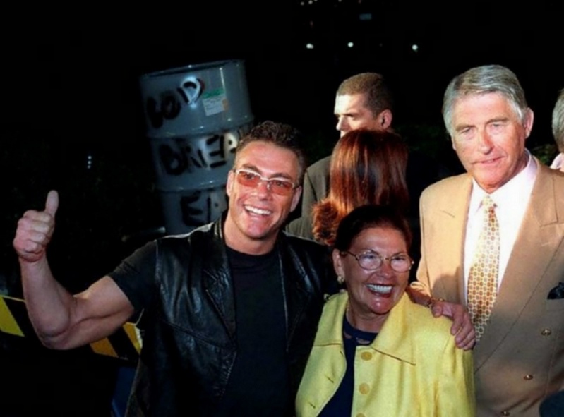 JCVD et ses parents - JCVD and his parents. 4810