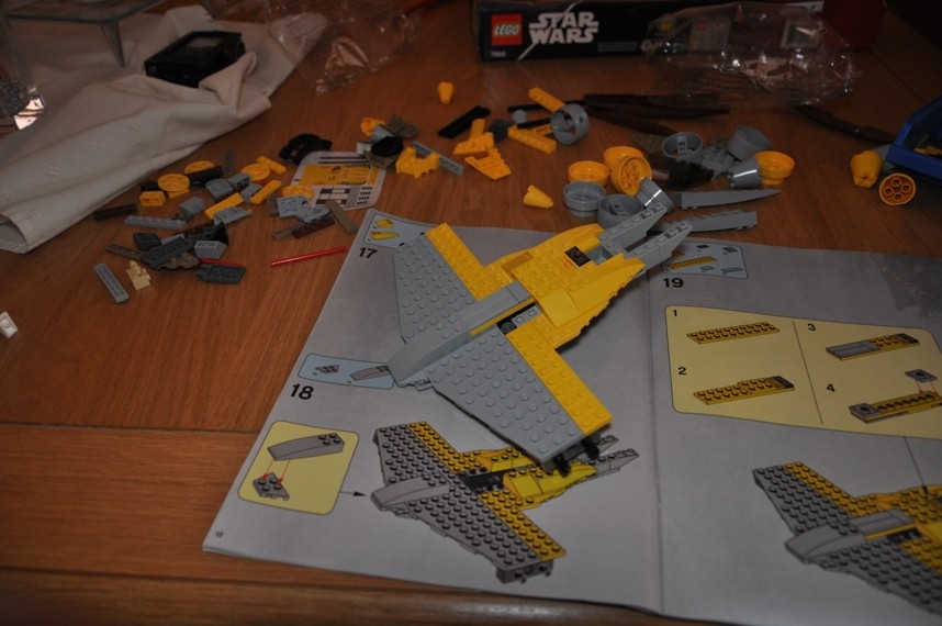 Lego - 7660 Naboo N-1 Starfighter et Vulture droid Dsc_0314