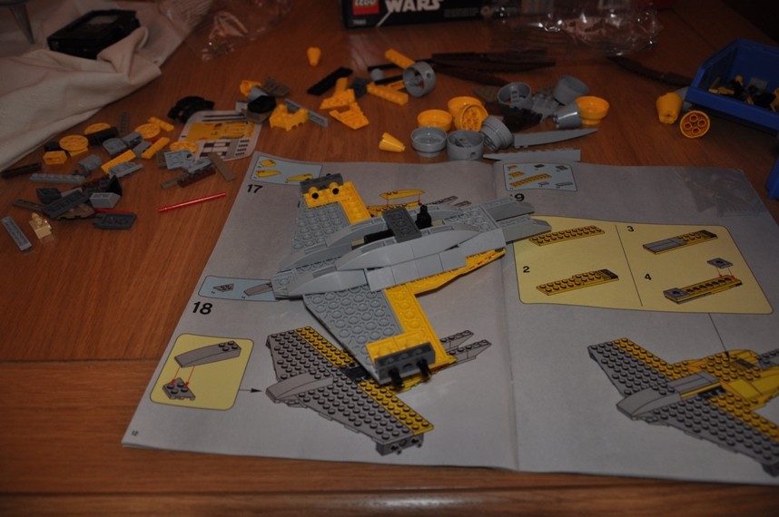 Lego - 7660 Naboo N-1 Starfighter et Vulture droid Dsc_0316