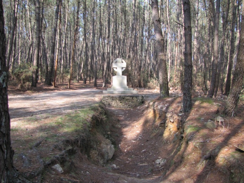 Les monuments aux Morts de Bretagne Img_0916