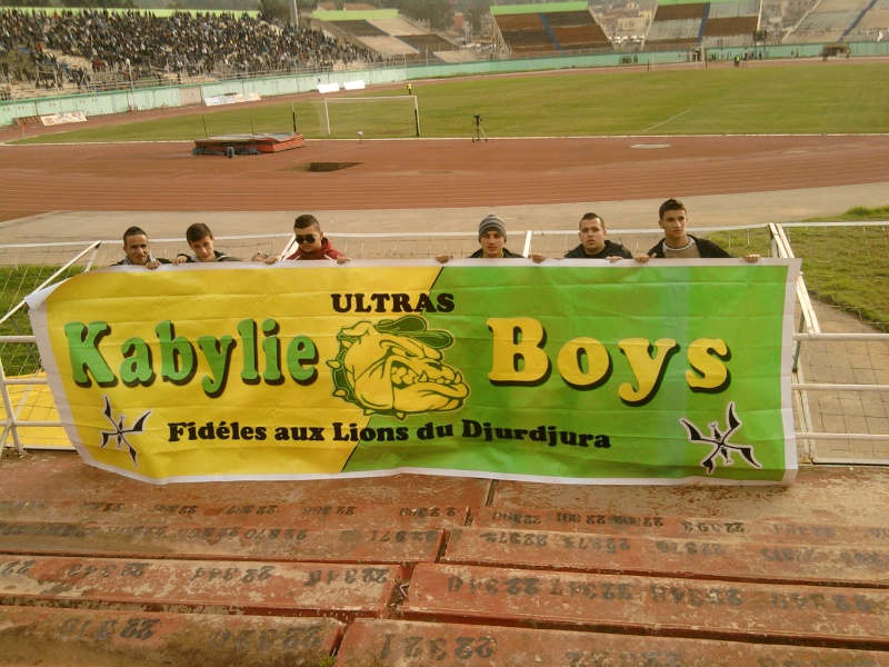 Ultras Kabyles (JSK) " Saison 2010 / 2011 " - Page 9 Photo-13