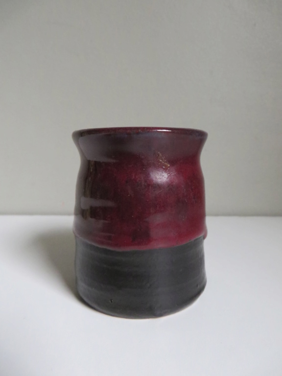 Small tumbler/brush pot with contrast glaze - painted PLR? monogram Img_8822