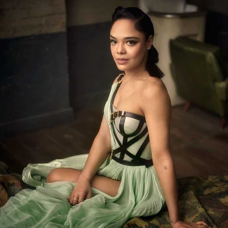 tessa thompson poses up a storm  Downlo88