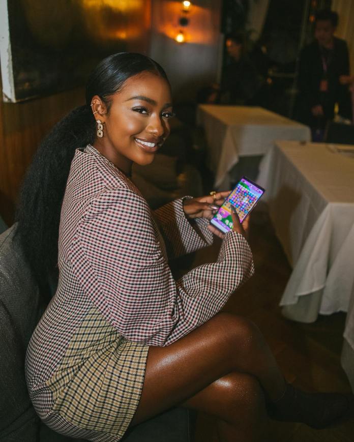 JUSTINE SKYE FANS pic these pretty photos of her Justin49