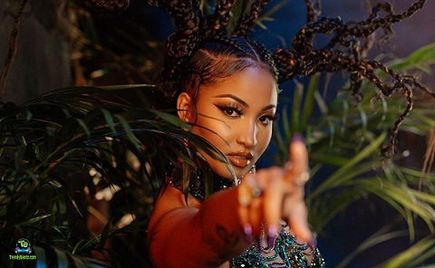 All night last night I discussed Shenseea many looks  with some friends best verdict Shense39