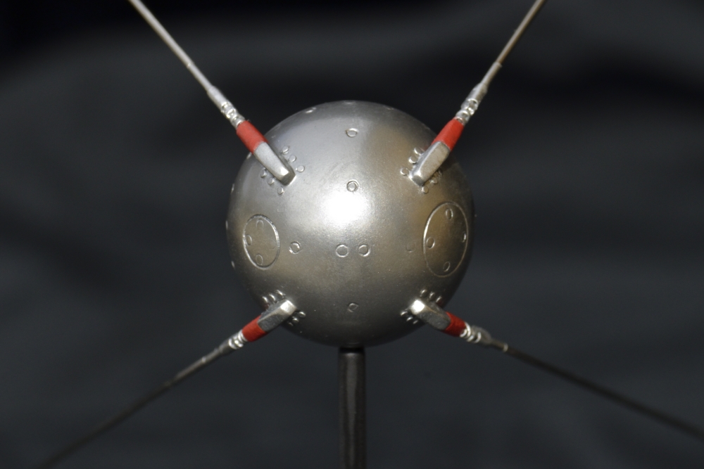 Sputnik-1 1/24 Red Iron Models - Page 2 Ae-spu11