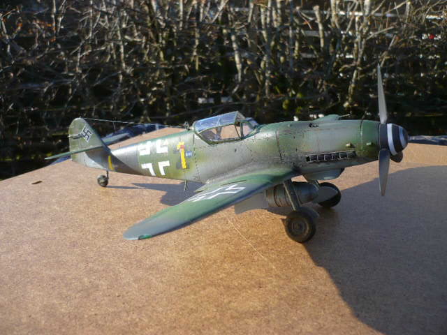 Messerschmitt BF 109 K4 Lt Gunter Landt, Trumpeter 32eme - Page 5 P1170175
