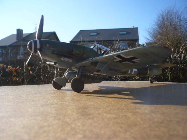Messerschmitt BF 109 K4 Lt Gunter Landt, Trumpeter 32eme - Page 5 P1170210