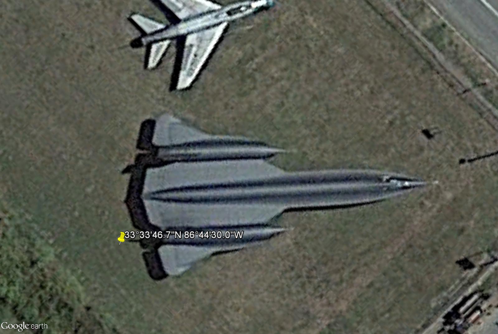 Avions militaires - Page 21 Sr-71g10