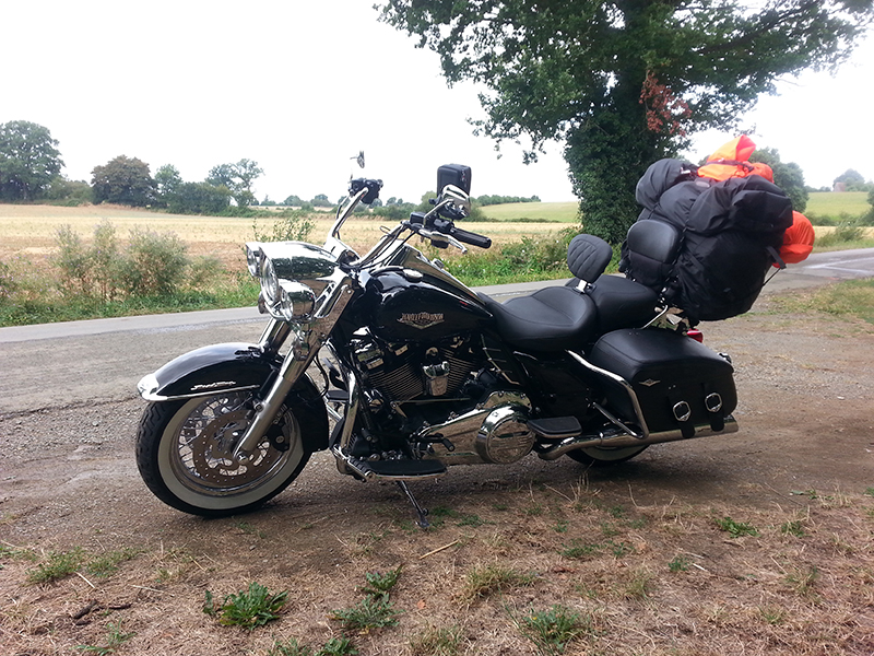 petits changements sur mon Road king! Vacanc16