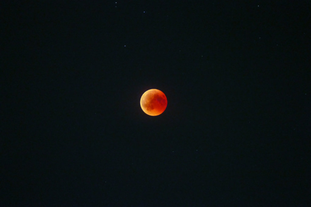 Eclipse de Lune ce soir à vos APN  P1300510