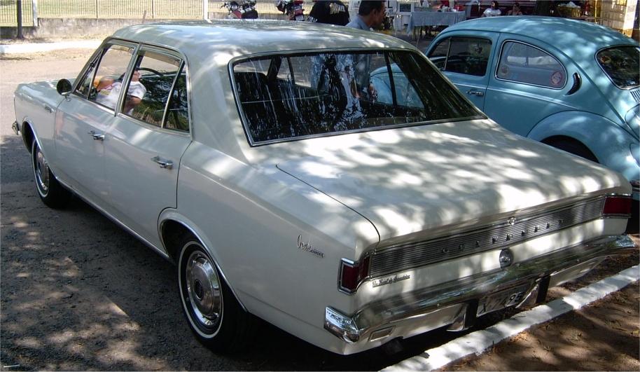 Encontro de Carros Antigos da Câmara de Vereadores de Porto Alegre de 02/12/2005 Cv_poa51