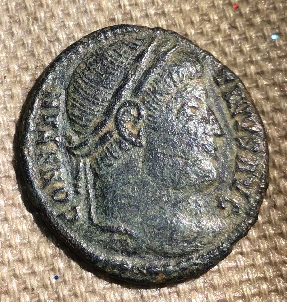 AE3 de Constantino I. PROVIDENTIAE AVGG. Puerta de campamento. Roma D0f69910