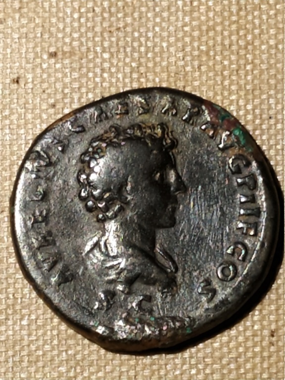 Sestercio de Antonino Pío. AVRELIVS CAESAR AVG PII F COS / SC. Busto de Marco Aurelio a dcha. Roma Img_2040