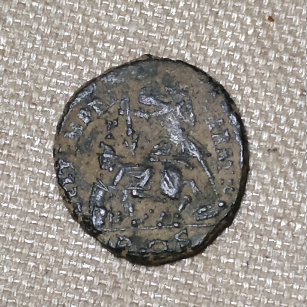 AE3 de Constancio Galo. FEL TEMP REPARATIO. Soldado romano alanceando a jinete caído. Roma Img_2067