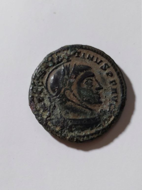 AE3 de Constantino I VICTORIAE LAETAE PRINC PERP - Siscia Img_2089