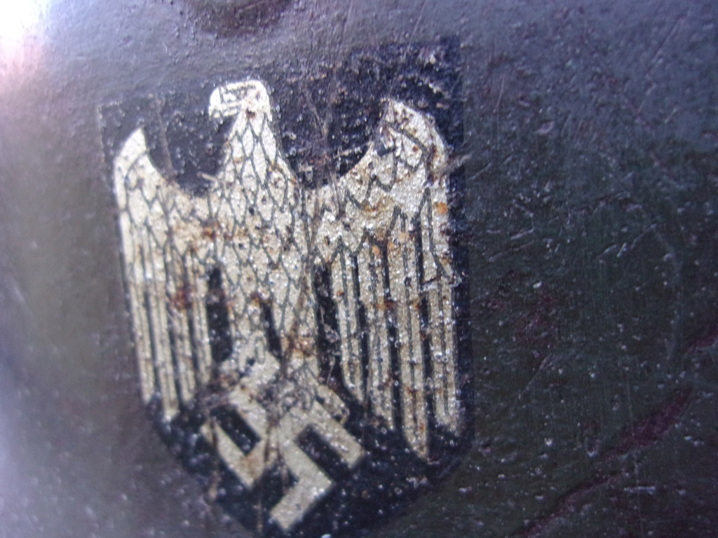Casque allemand mod. 42 ET un insigne Heer pour authentification 103_3918