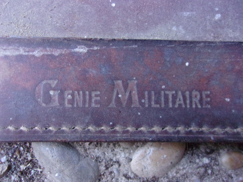 identification étui en cuir pour scie marqué "génie militaire" - modèle inconnu 104_1115