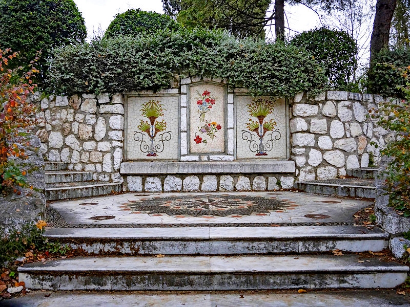 Mosaïques florales du Château de Nice... 52731910