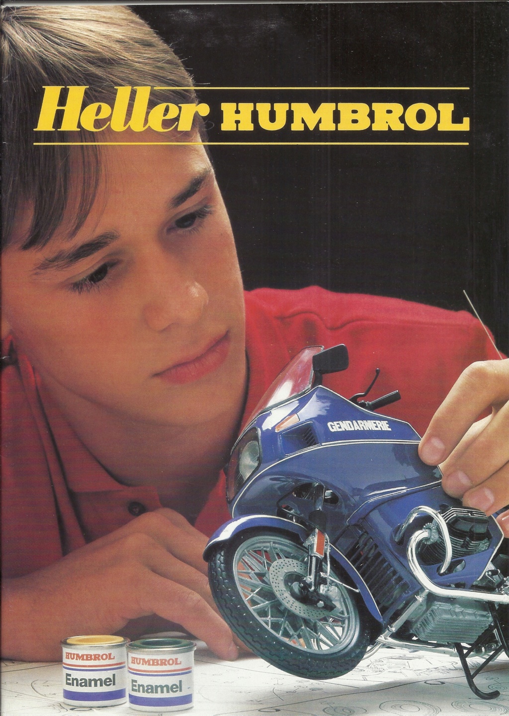 [1985] Pochette détaillant HELLER HUMBROL avec catalogues et tarif revendeur 1985  Hell3955