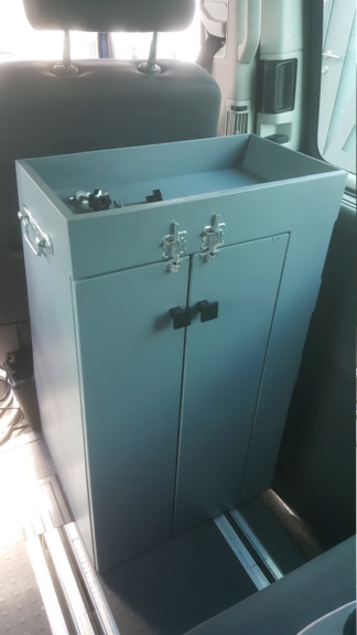 A vendre meuble fait maison à placer derrière siège passager 0113