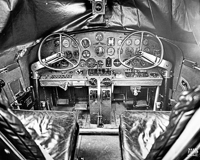 [Special Hobby]Le Lookheed 10 Electra d'Amelia Earhart   ---- F I N I ----  Aircra10