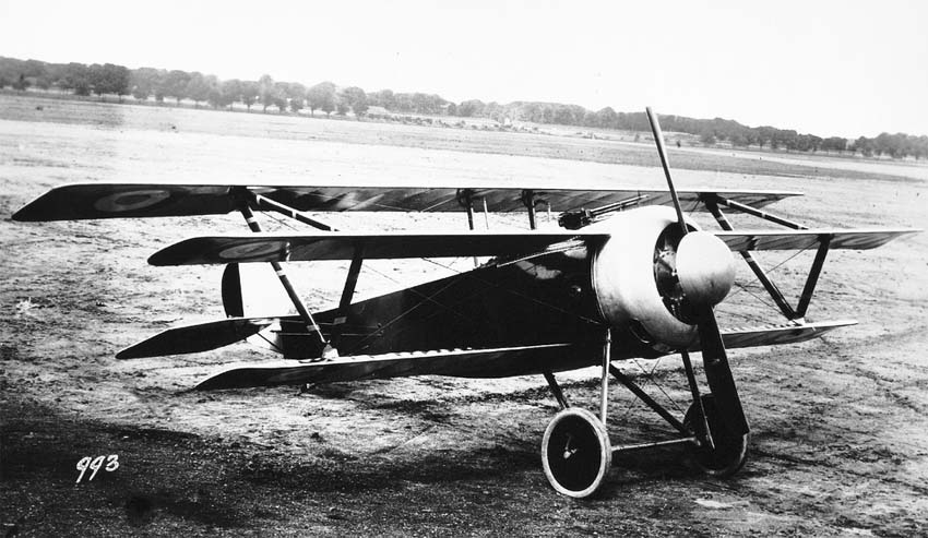 [KP] Nieuport 17 Triplan     - - - - F I N I - - - -  Nieupo11