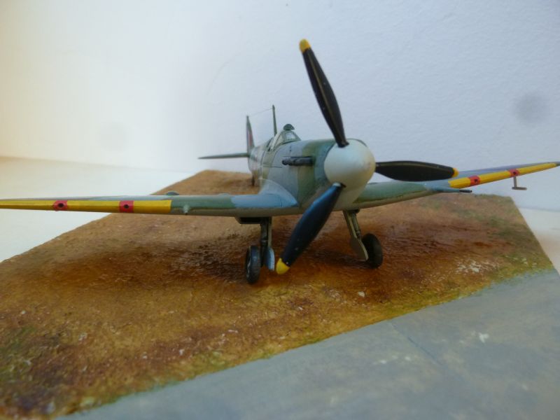 [Revell] Spitfire Mk Vb - 130th Sqn piloté par Roland Leblond en été 1942 P1130639