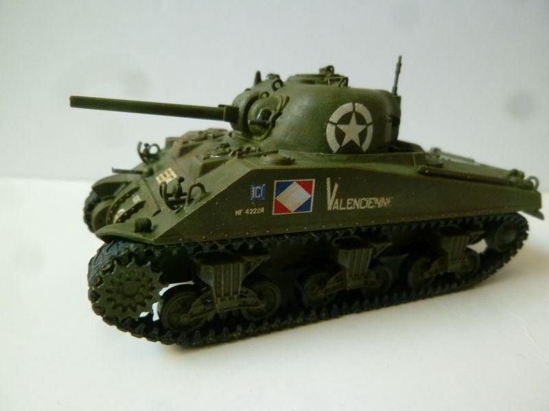 [Dragon] Sherman M4A4 "Valenciennes" 1er RC 1e DB P1150754