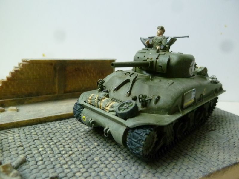 [ESCI & Scratch] Sherman M4A1 composite - "Wissembourg" 12e Cuir 2e DB P1160332