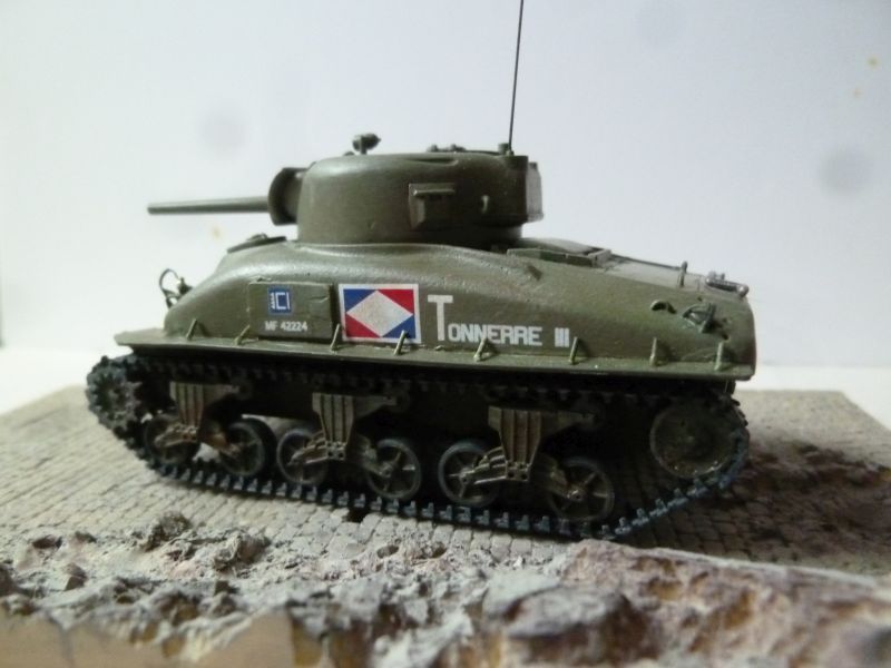 [ESCI & Scratch] Sherman M4A1 "Re-Manufactured" - "Tonnerre III" 2e Cuir 1e DB P1160342