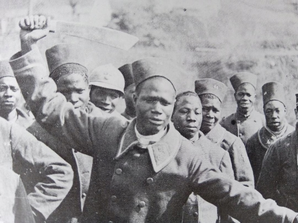 Tirailleur Sénégalais en 1940 Coupe-11