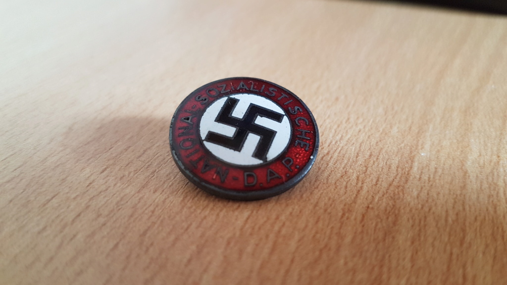 Authentification et estimation badge du NSDAP 20210811