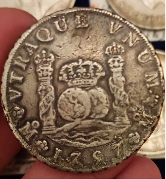 8 reales de Fernando VI de México, 1797, con mucha vida. Column11