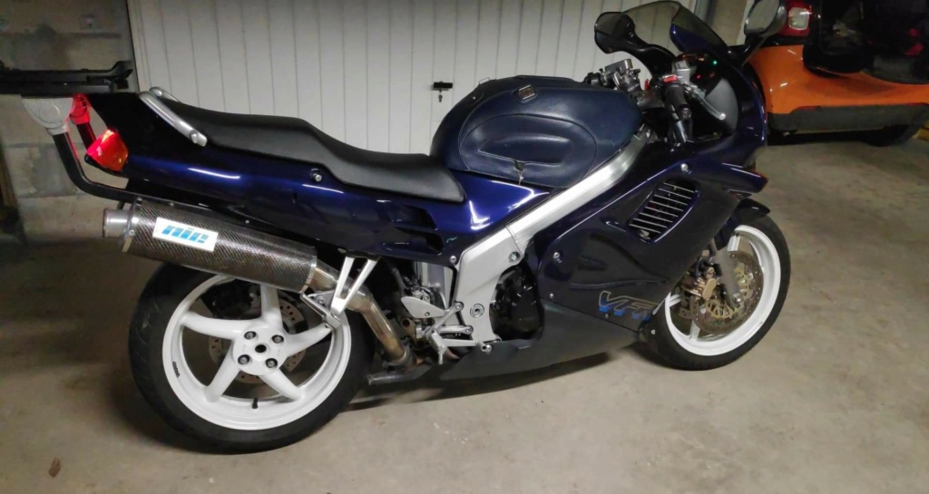 VFR 750 FV 1997 Receiv10