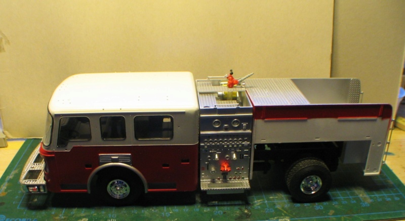 AMERICAN LaFRANCE Eagle Fire Pumper / Trumpeter, 1:25  Img_2515