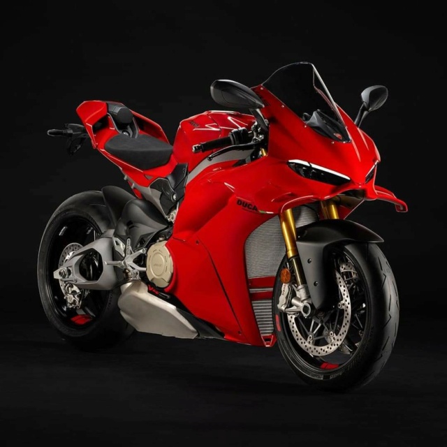 Présentation de la nouvelle Panigale V4 : Un air de déja-vu ! Fb_img28