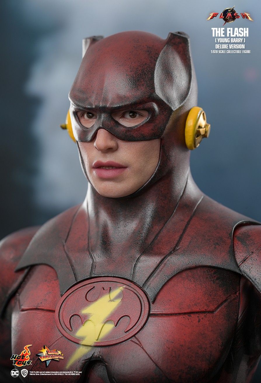 DC - NEW PRODUCT: HOT TOYS: THE FLASH: THE FLASH (YOUNG BARRY) 1/6TH SCALE COLLECTIBLE FIGURE (STANDARD & DELUXE) 897