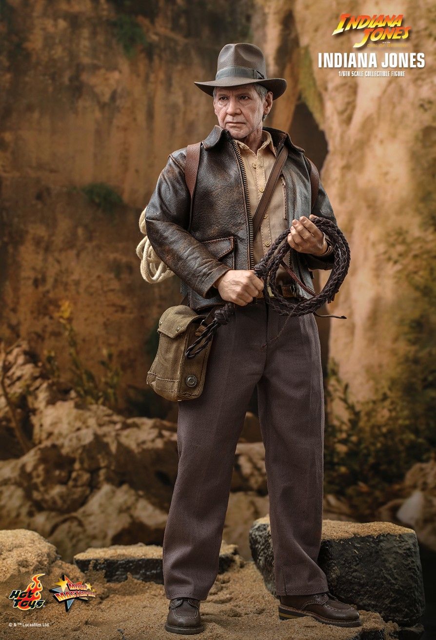 Male - NEW PRODUCT: HOT TOYS: INDIANA JONES AND THE DIAL OF DESTINY INDIANA JONES 1/6TH SCALE COLLECTIBLE FIGURE (STANDARD & DELUXE) 957