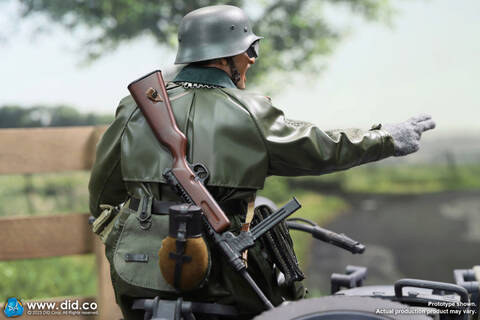 NEW PRODUCT: DiD: D80166 WWII German Military Policeman – Richard 