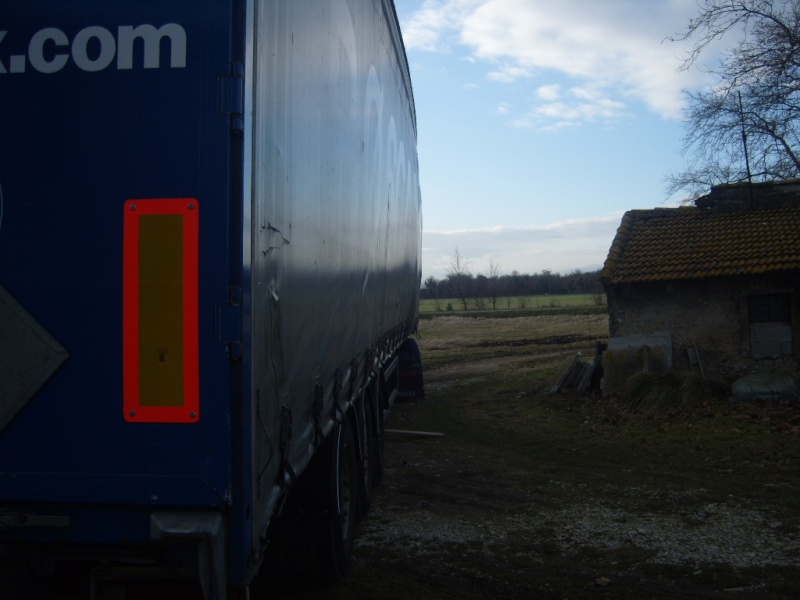 Un camion dans les champs 09_sem10