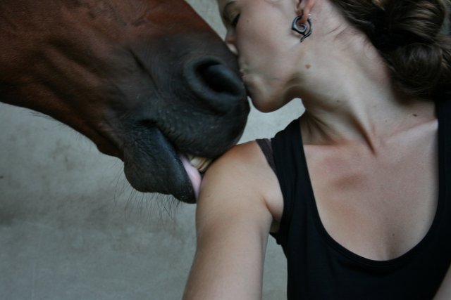 Concours n23 : La plus belle conqute du cheval, la femme. 25879710