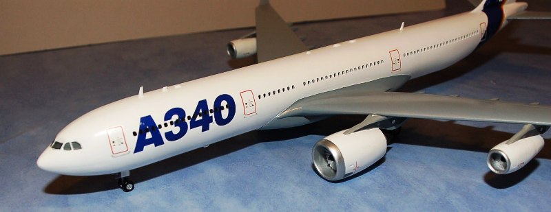 A340-300 Airbus industrie avec réacteur A380 revell 1/144 - Page 2 Dsc_3411