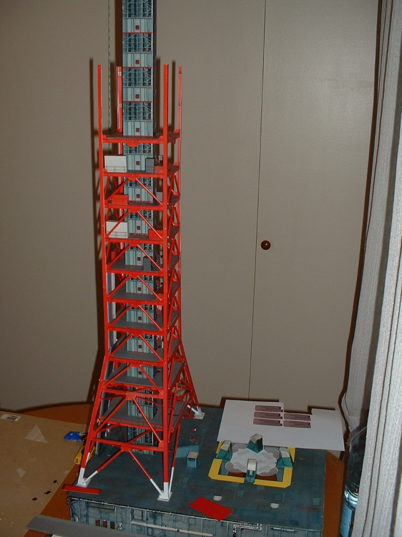 je recherche une maquette [Launch Tower  Revell #4911 ] Dscf0017