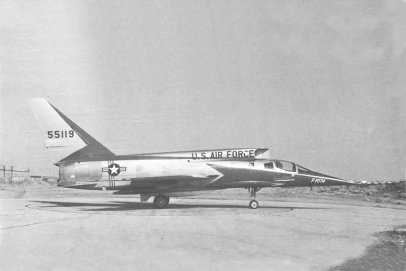 North American F-107A Ultra Sabre (1/72) - Page 2 North_10