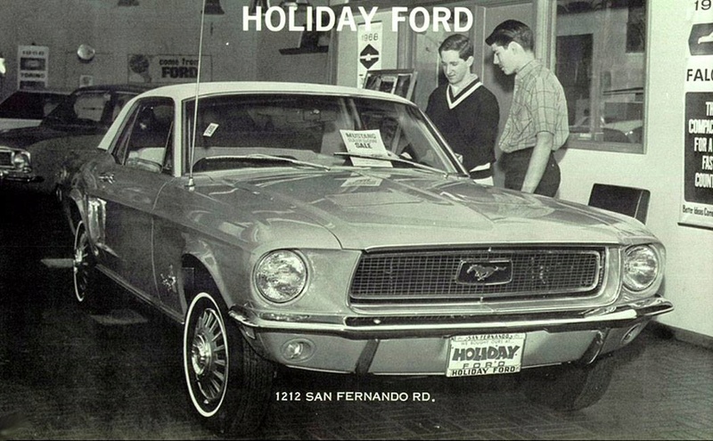Holiday Ford Mustang 1968 12273510