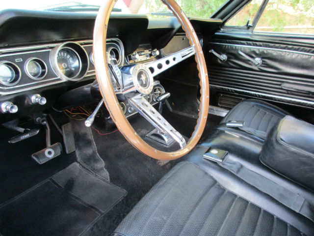 Ultra rare 1966 Ford Mustang avec bench seats Rare-111